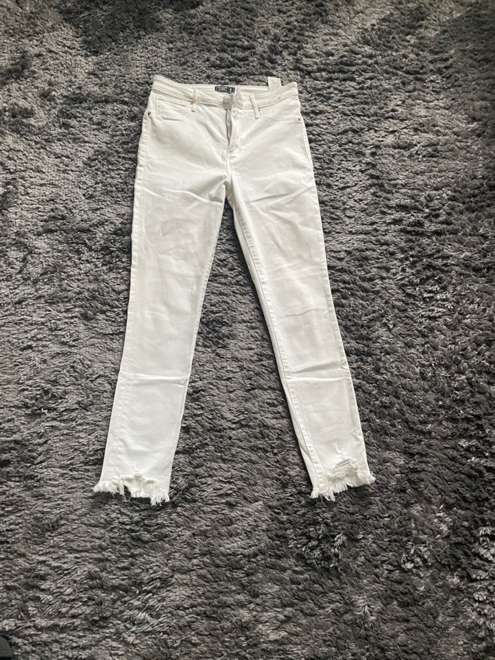 Abercrombie & Fitch White Frayed-Hem Skinny Jeans